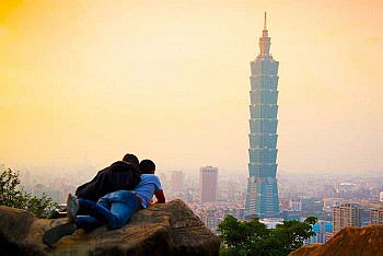 Leo núi Tượng Sơn (Núi Voi) ở Đài Bắc